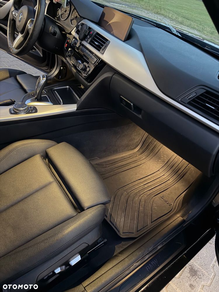 BMW Seria 3 320i xDrive Sport Line - 14