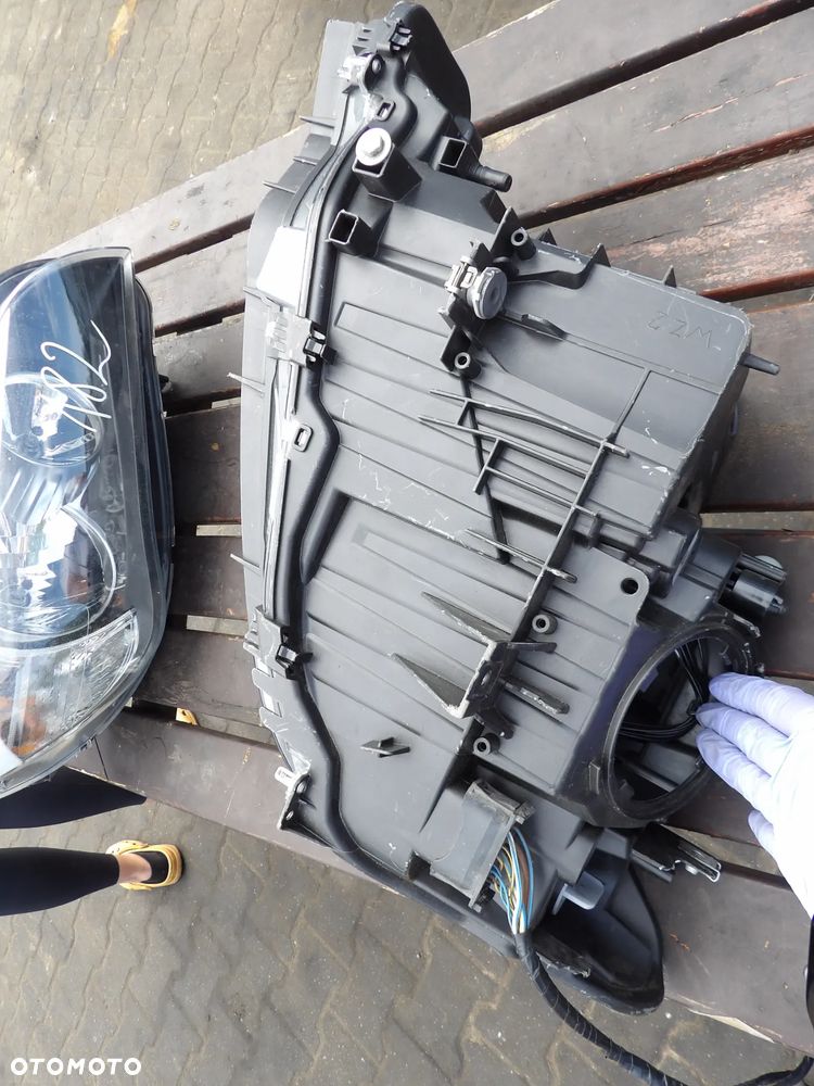 BMW - F30 - PRAWA LAMPA PRZEDNIA - UK - 7259540 - 6