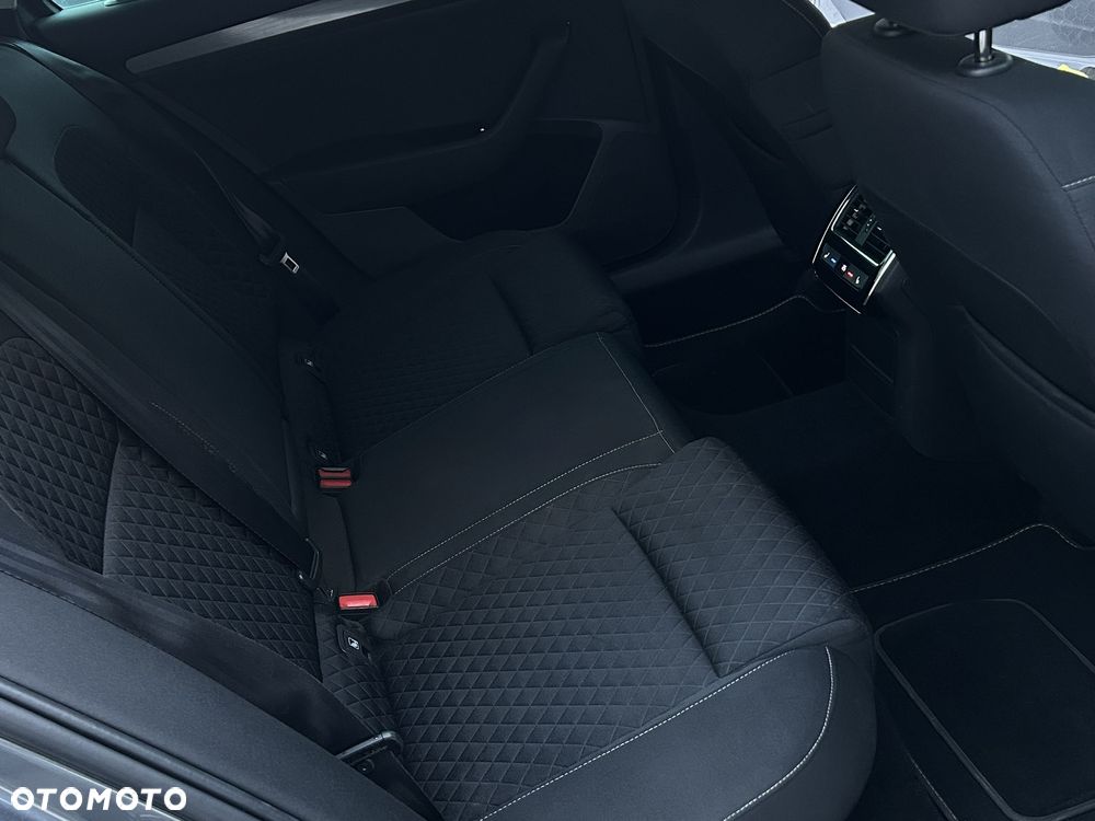 Skoda Superb 2.0 TDI DSG Ambition - 29