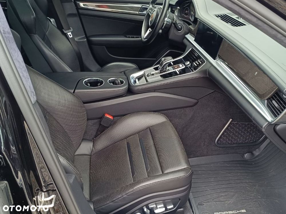 Porsche Panamera - 28