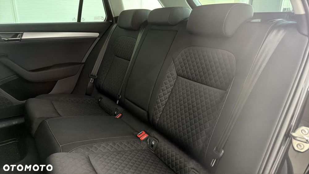 Skoda Superb 2.0 TDI SCR Ambition DSG - 16