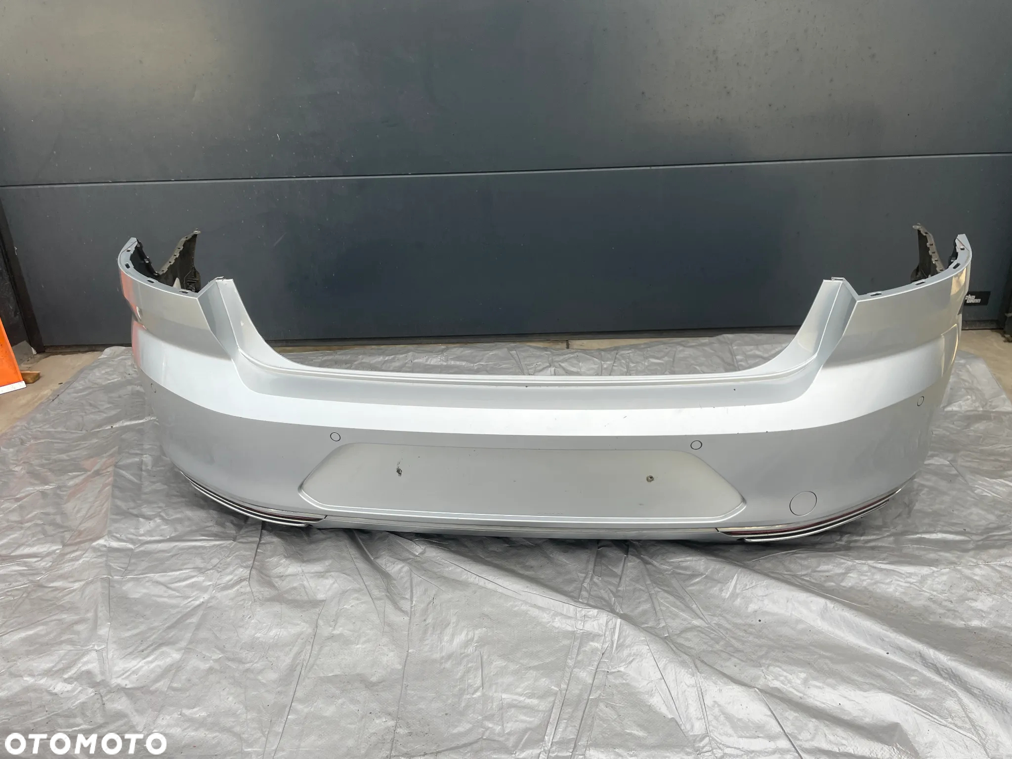 VW Passat B8 zderzak tył sedan R LINE  LA7W kompletny highline W KOLOR - 2