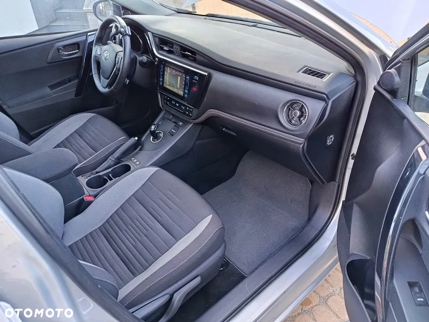 Toyota Auris - 9