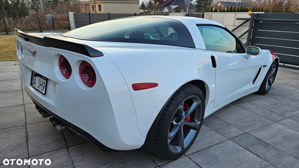 Chevrolet Corvette - 11