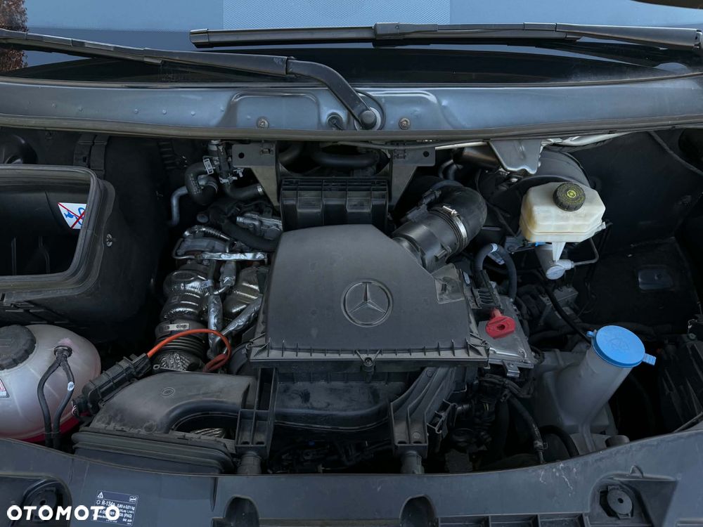 Mercedes-Benz Sprinter - 14