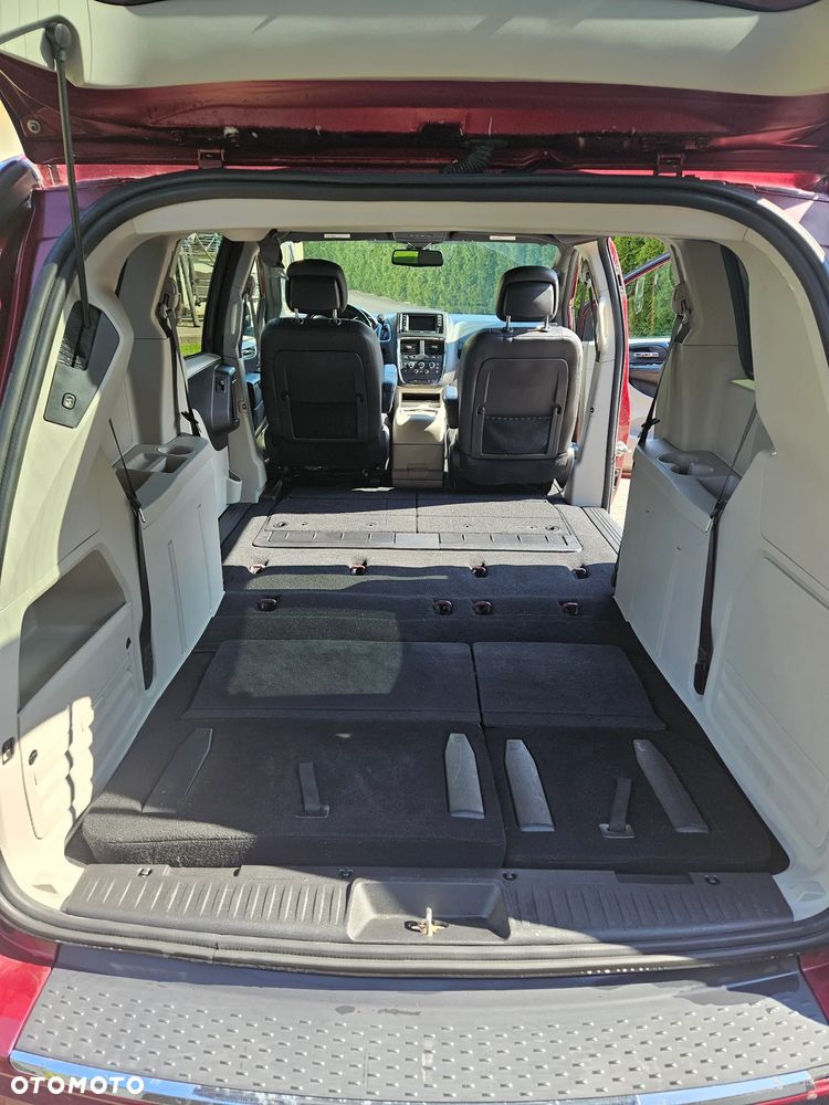 Dodge Grand Caravan - 14