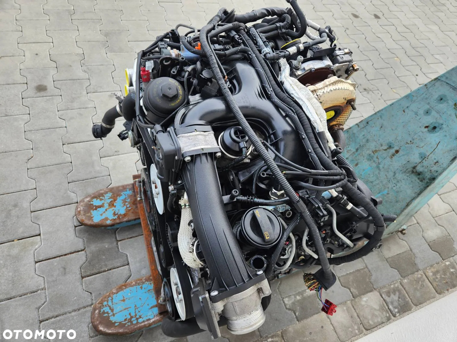 VW TOUAREG 7P AUDI Q7  3.0 CRC SILNIK KOMPLETNY Z OSPRZETEM USZKODZONY - 3