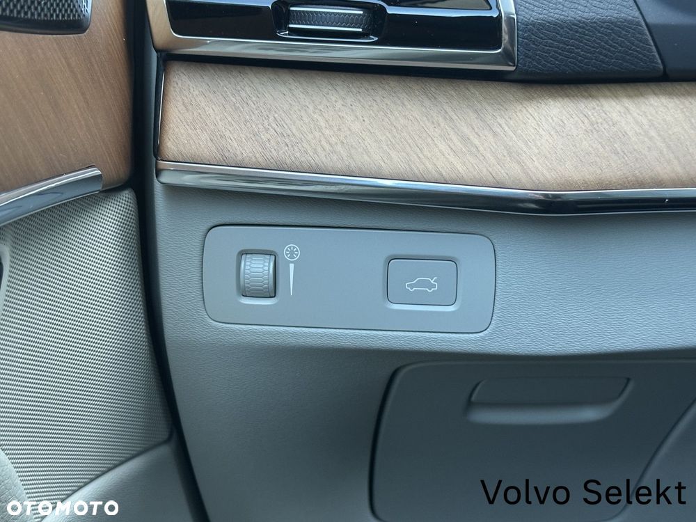 Volvo XC 90 - 32