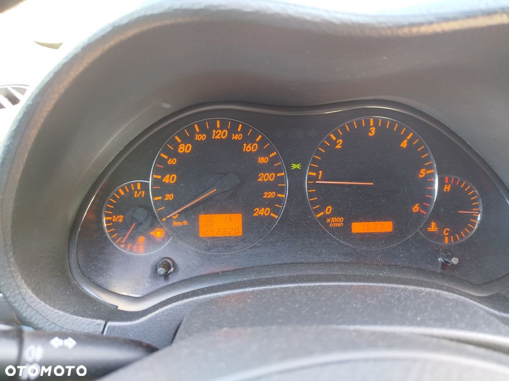 Toyota Avensis - 7