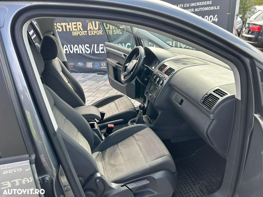 Volkswagen Touran - 5