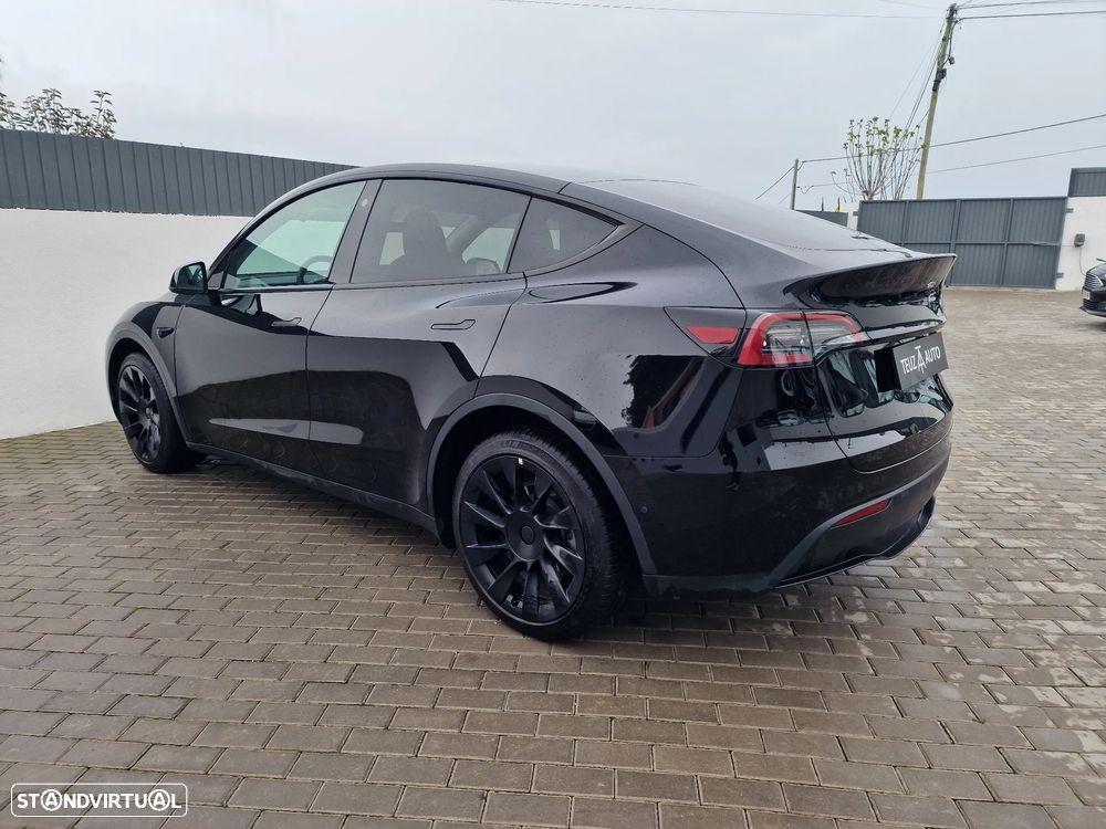 Tesla Model Y Long Range Dual Motor AWD - 6