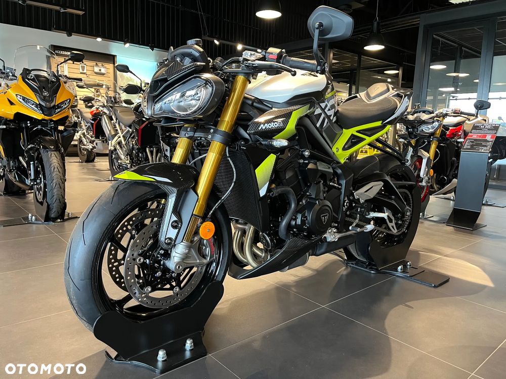 Triumph Street Triple - 4