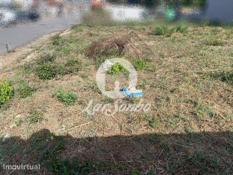 Terreno para Moradia de Gaveto com 330m2 em S. Mamede, Trofa - Grande imagem: 2/5