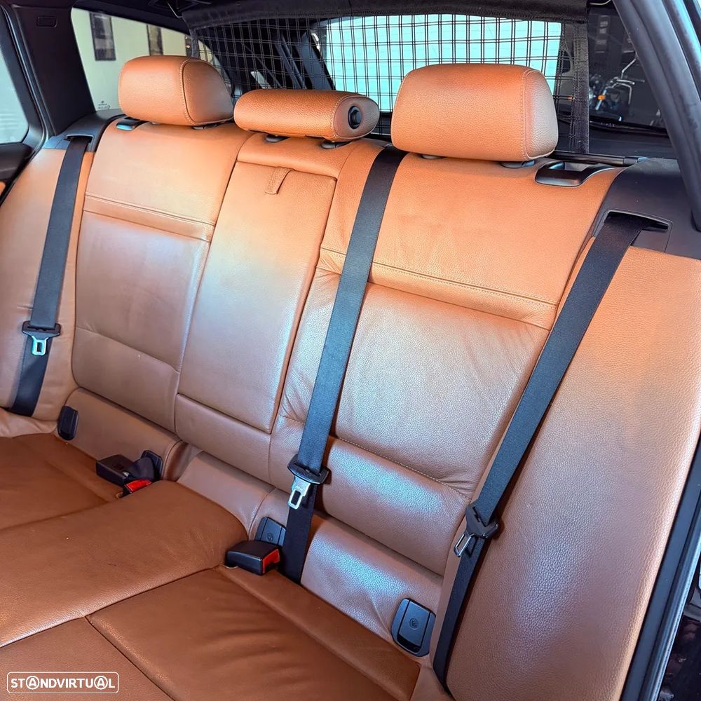 BMW 320 d Pack M - 8