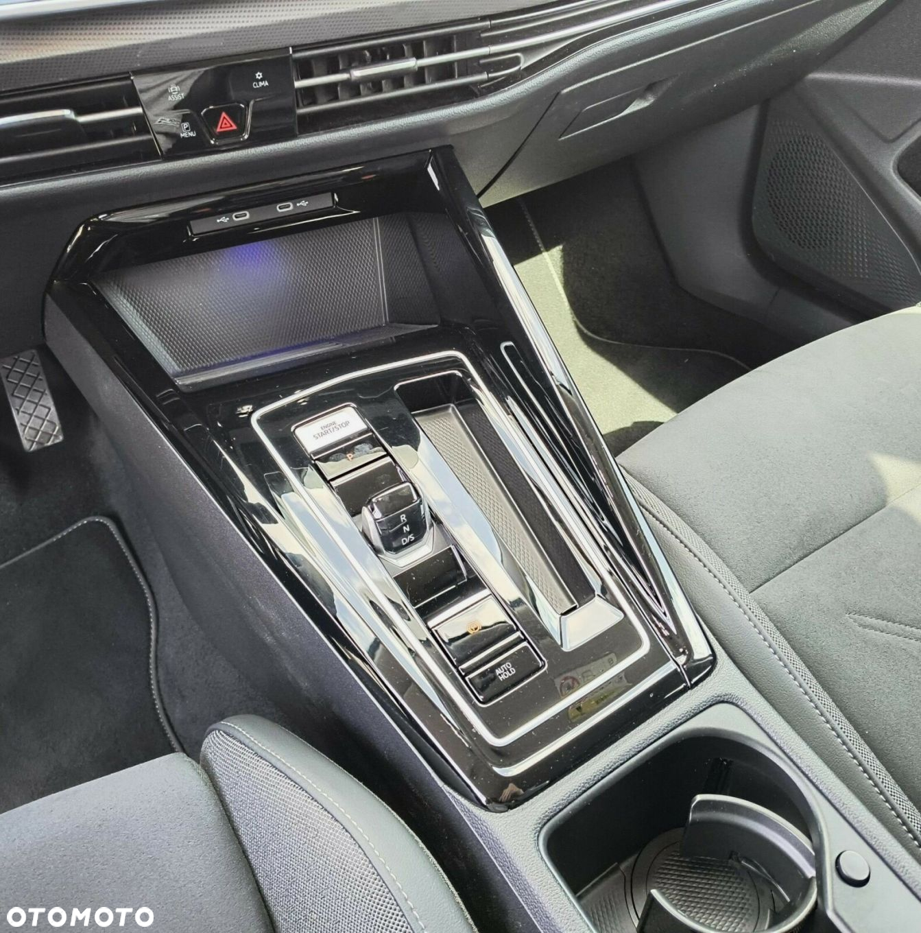 Volkswagen Golf - 23