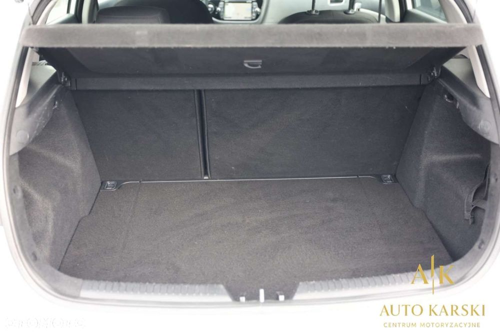 Kia Ceed - 40