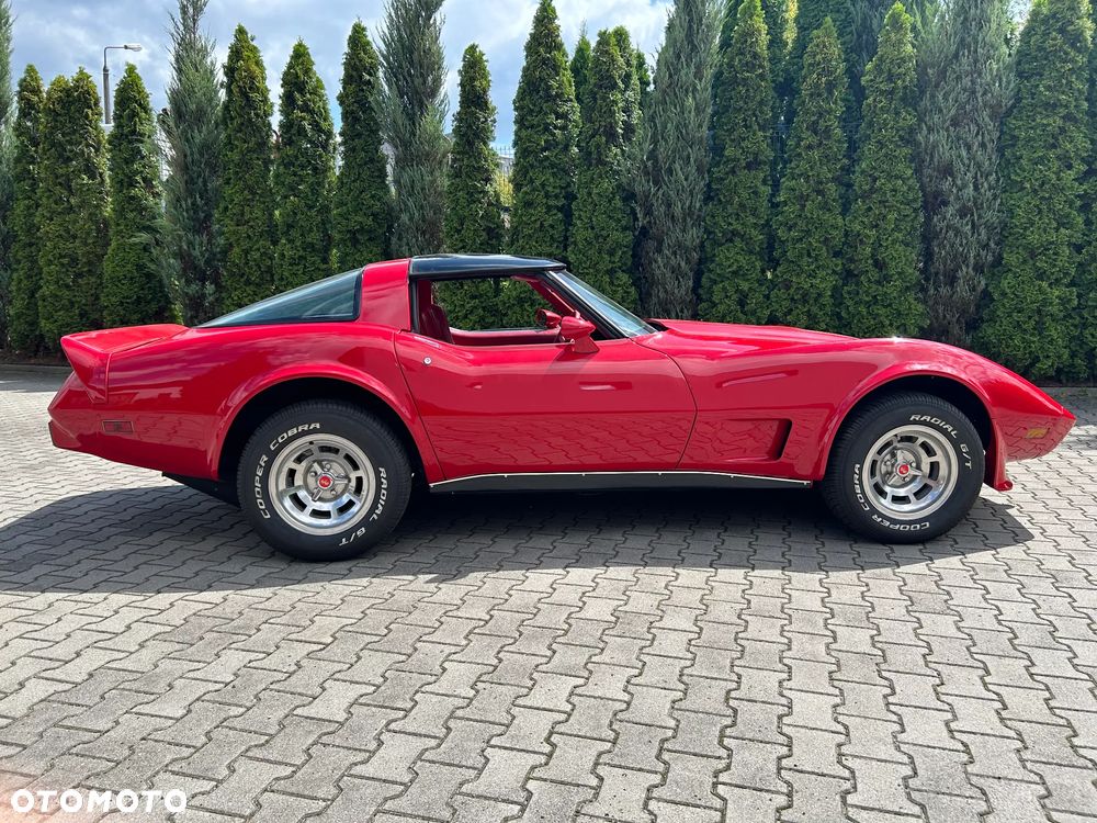 Chevrolet Corvette - 4