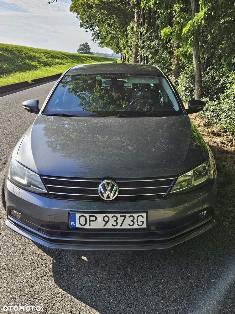 Volkswagen Jetta - 3