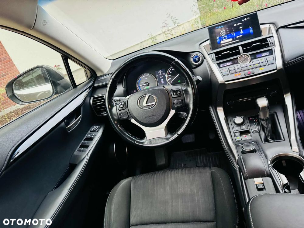 Lexus NX 300h Elite 2WD - 28