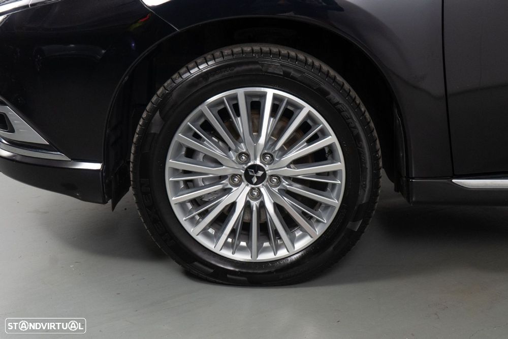 Mitsubishi Outlander 2.4 Intense - 19