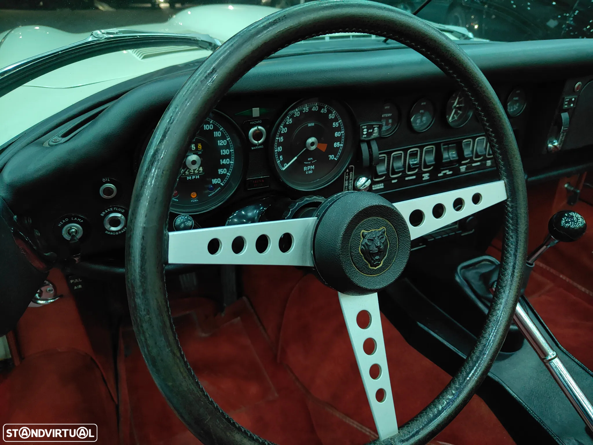 Jaguar E-Type - 29