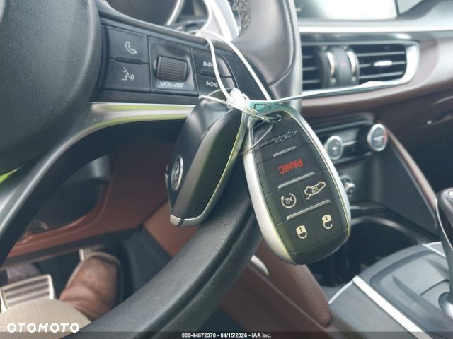 Alfa Romeo Stelvio 2.0 Turbo 16V AT8-Q4 Veloce Ti - 14