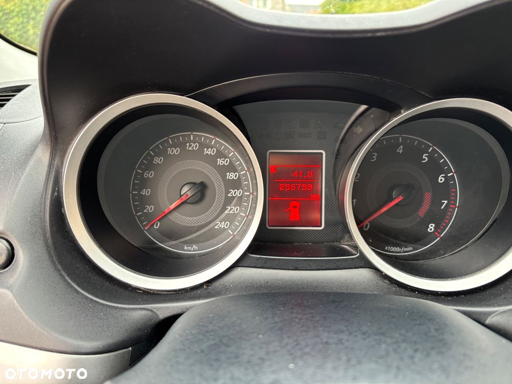 Mitsubishi Lancer - 7