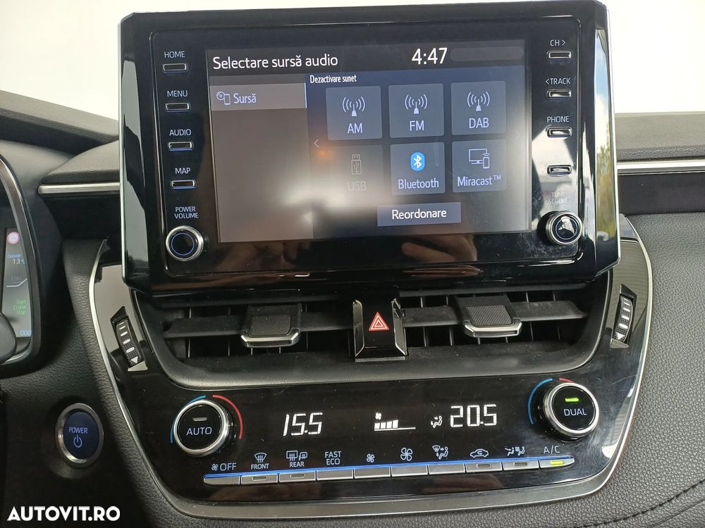 Toyota Corolla Sedan 1.8 HSD Dynamic - 18