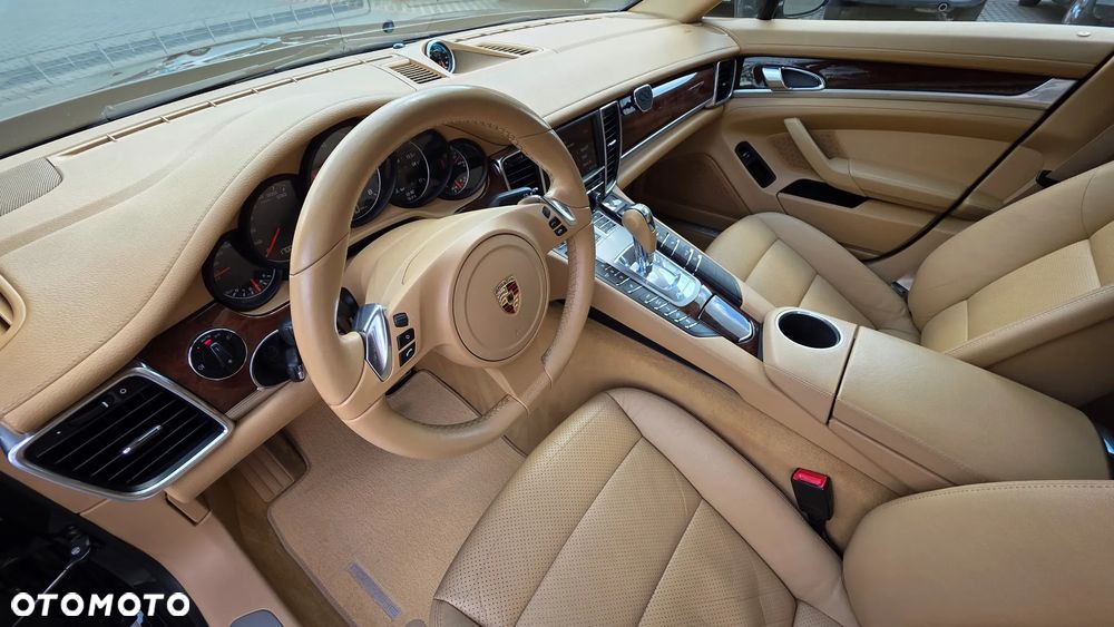 Porsche Panamera 4S - 18