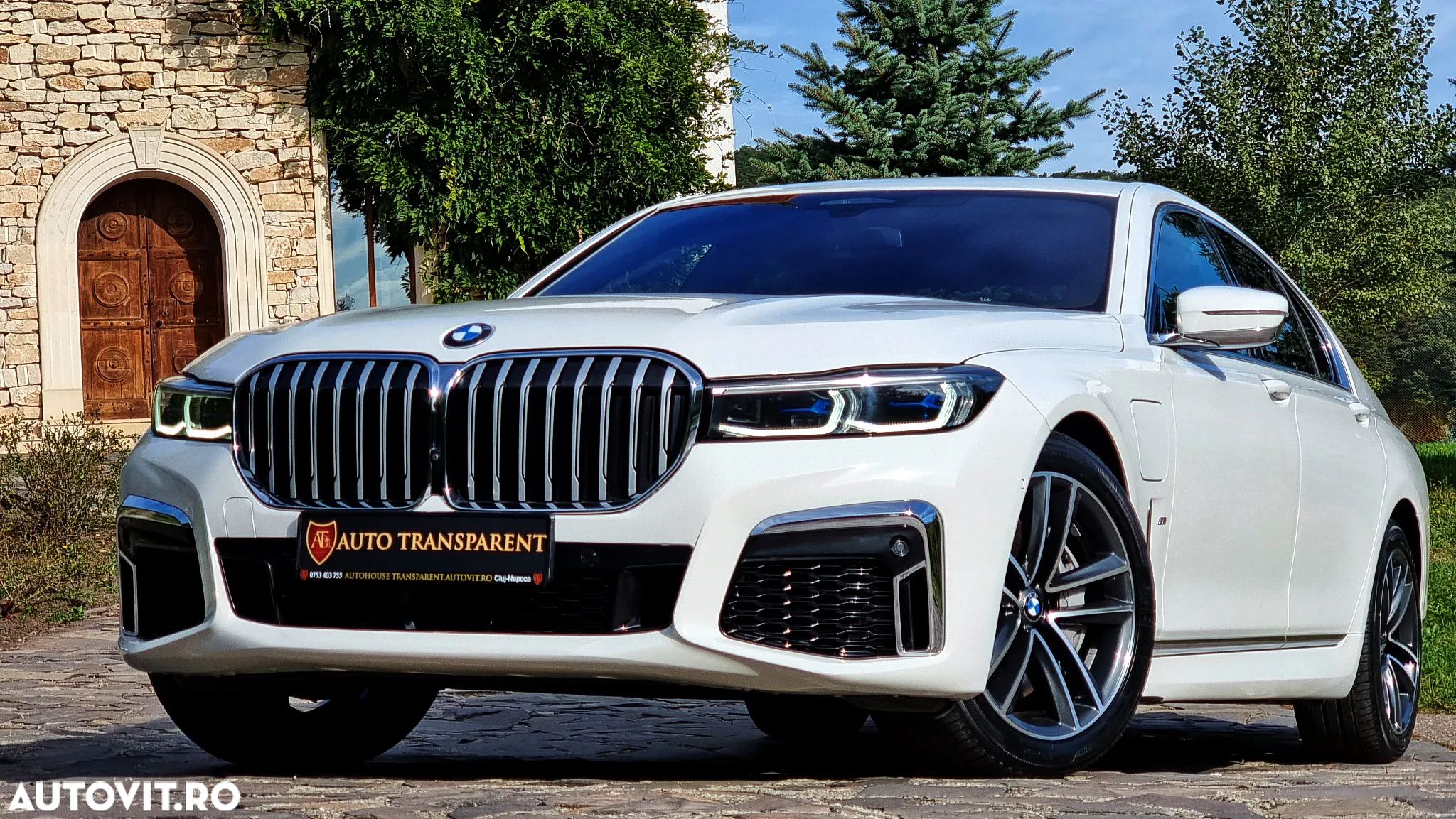 BMW Seria 7 745e - 33