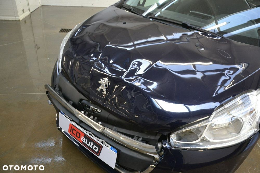 Peugeot 208 - 17