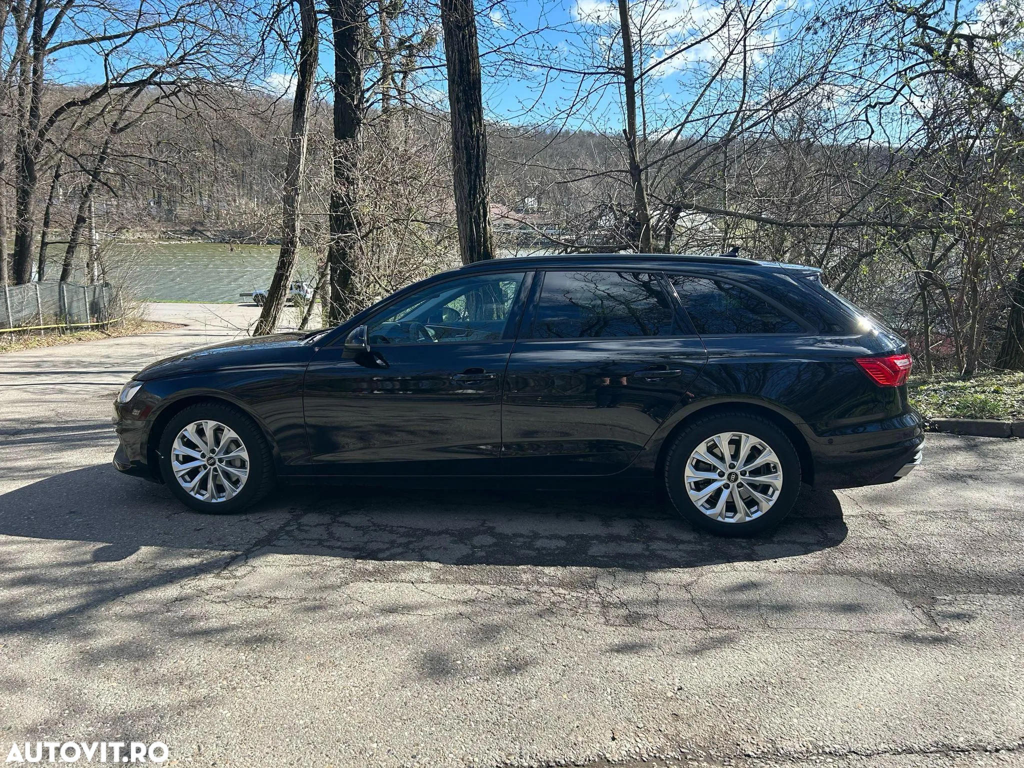 Audi A4 Avant 2.0 40 TDI quattro S tronic MHEV Basic - 12