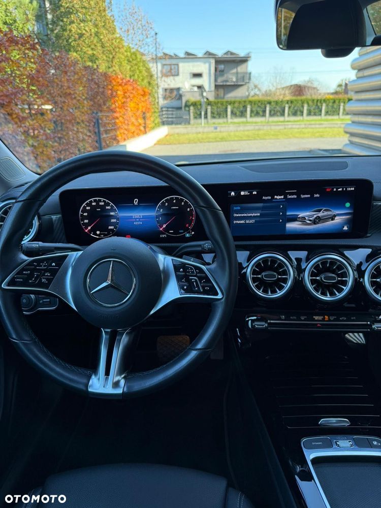Mercedes-Benz CLA 200 7G-DCT - 9