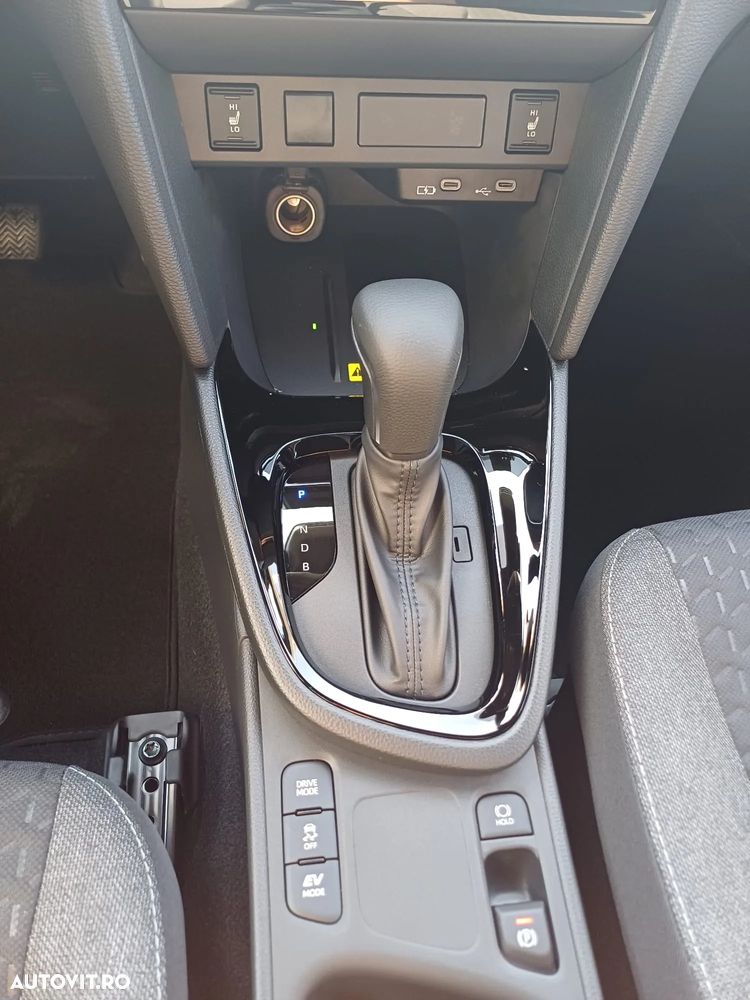 Toyota Yaris Cross 1.5 VVT-i HSD 4x2 Dynamic - 8