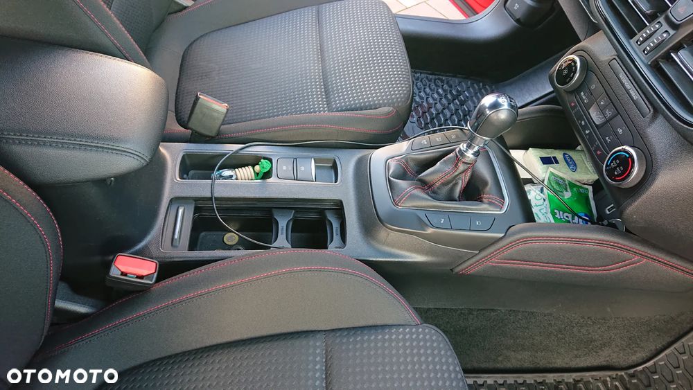Ford Focus SW 1.5 EcoBoost S&S ST-LINE - 20