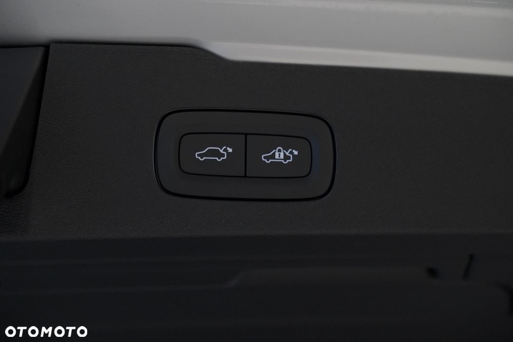 Volvo V60 B4 B Ultra Dark - 18