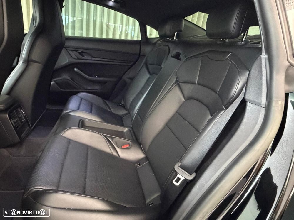 Porsche Taycan Standard - 12
