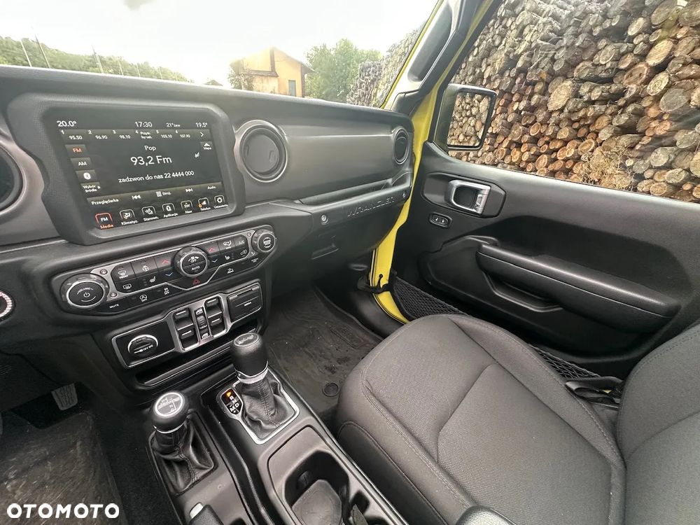 Jeep Wrangler 3.6 Unlim Sahara - 11