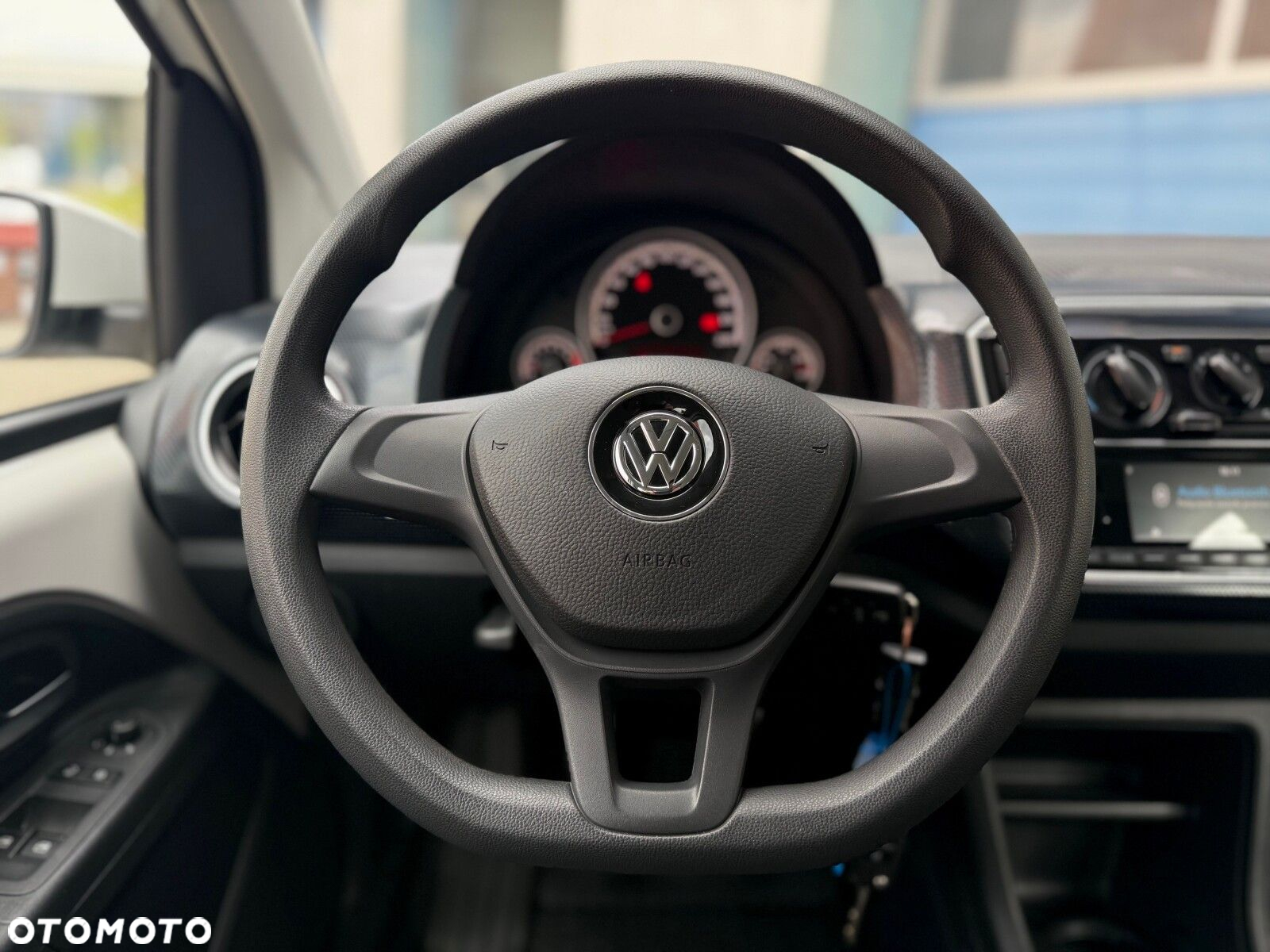 Volkswagen up! 1.0 move - 12