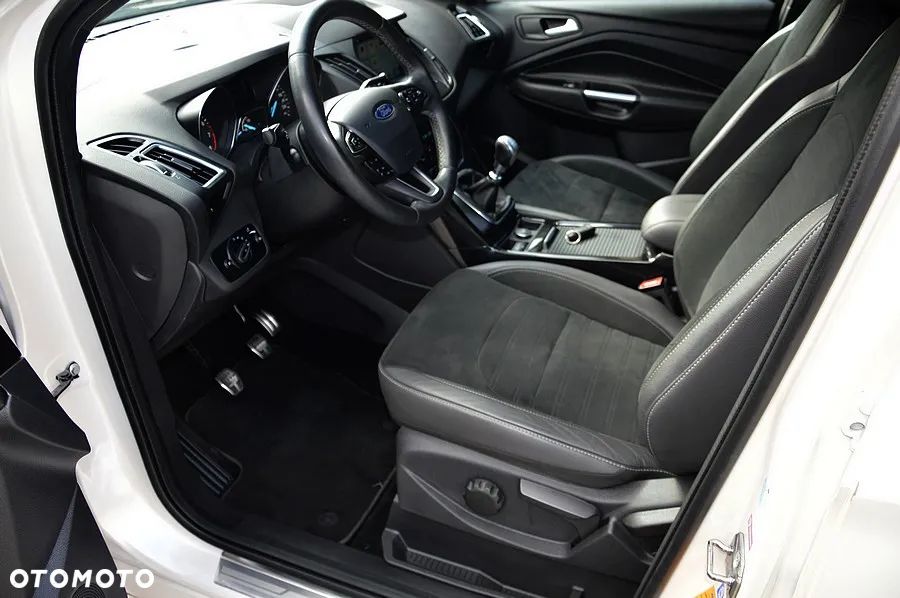 Ford Kuga 1.5 EcoBoost 2x4 ST-Line - 21