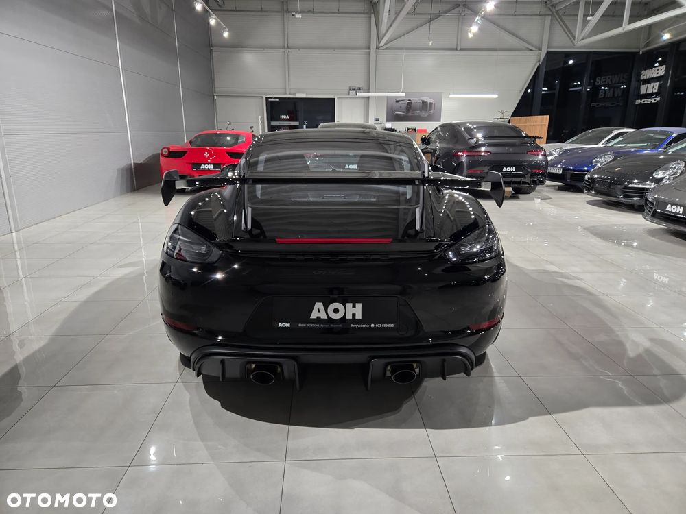 Porsche 718 Cayman - 11