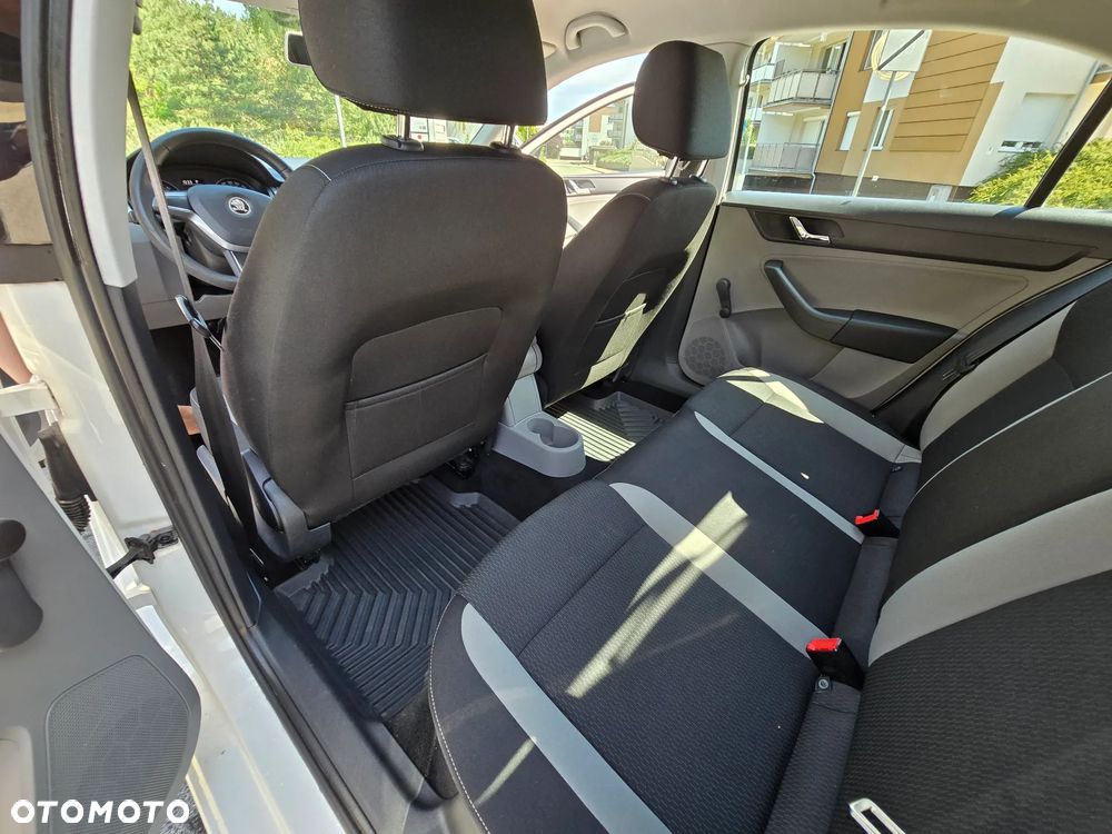 Skoda RAPID 1.6 TDI DPF Ambition DSG - 15