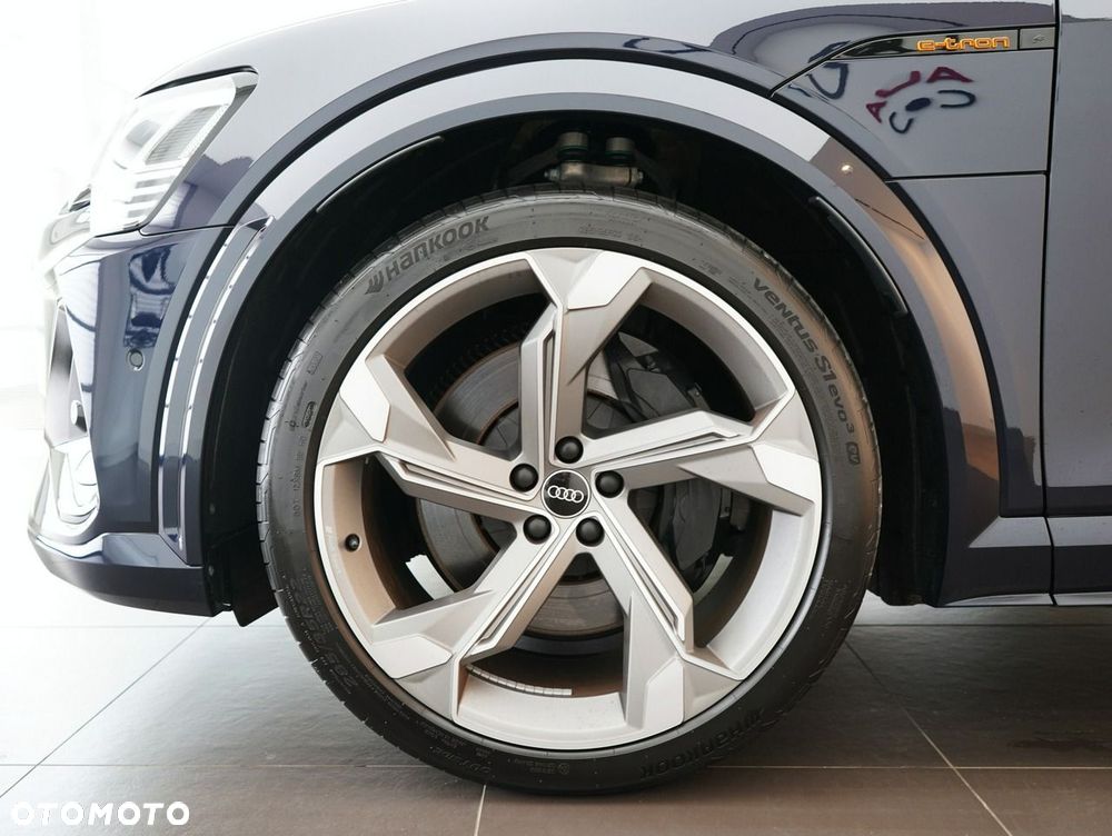Audi Q8 Sportback e-tron - 9