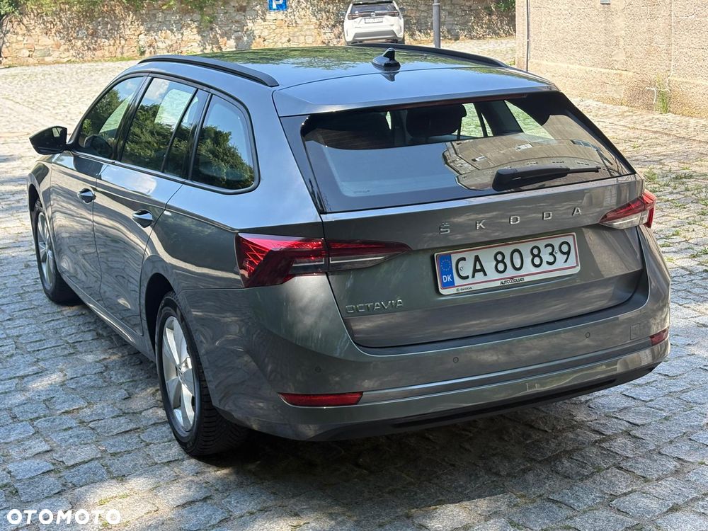 Skoda Octavia 2.0 TDI Ambition DSG - 24