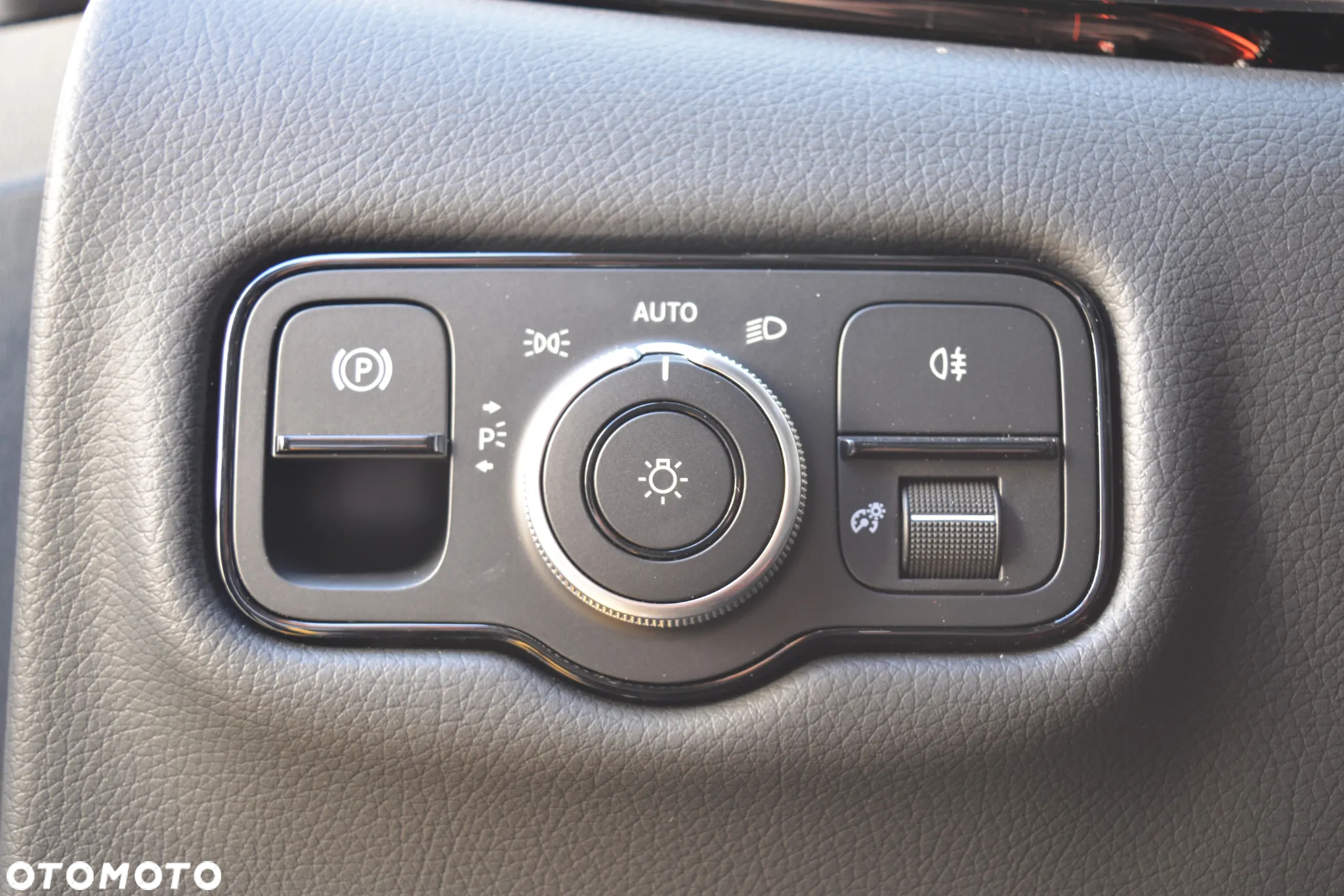Mercedes-Benz Klasa V 300 d 4-Matic Avantgarde 9G-Tronic (d³ugi) - 19