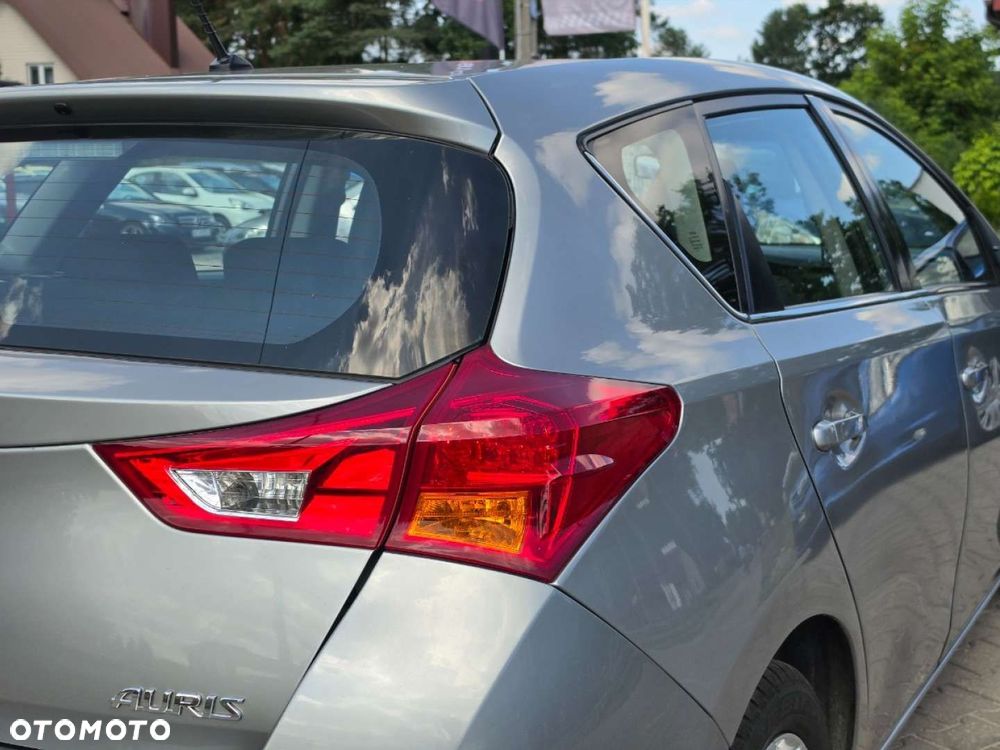 Toyota Auris - 11