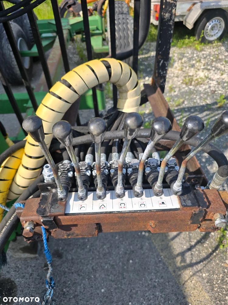 Inny Farma T6 z dzwigiem - 5