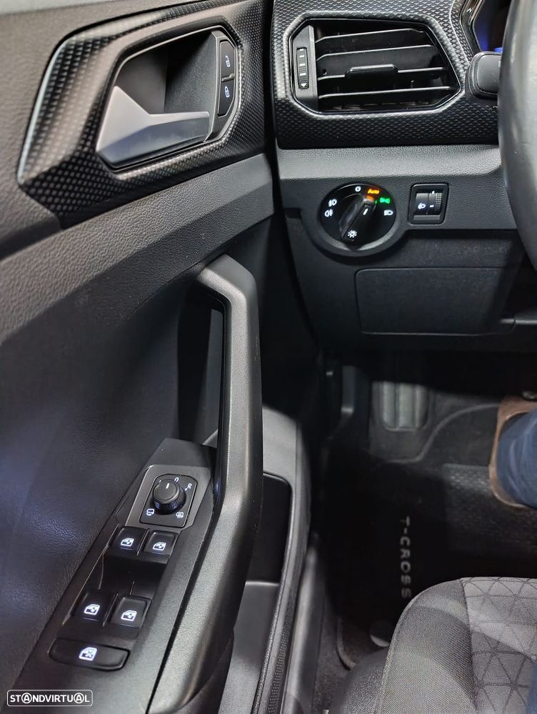 VW T-Cross 1.0 TSI Life DSG - 21