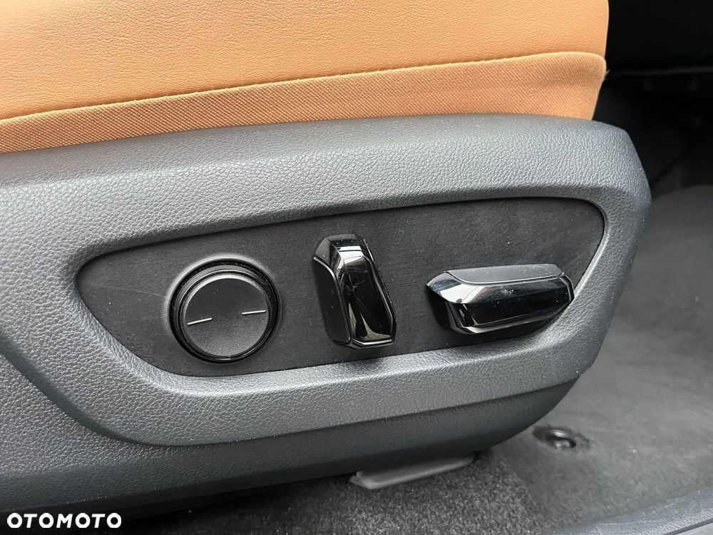 Lexus RX 450h+ Prestige - 28