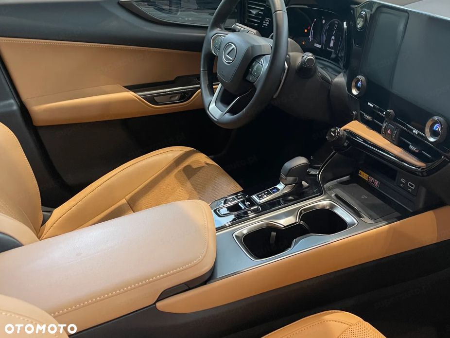 Lexus NX - 7